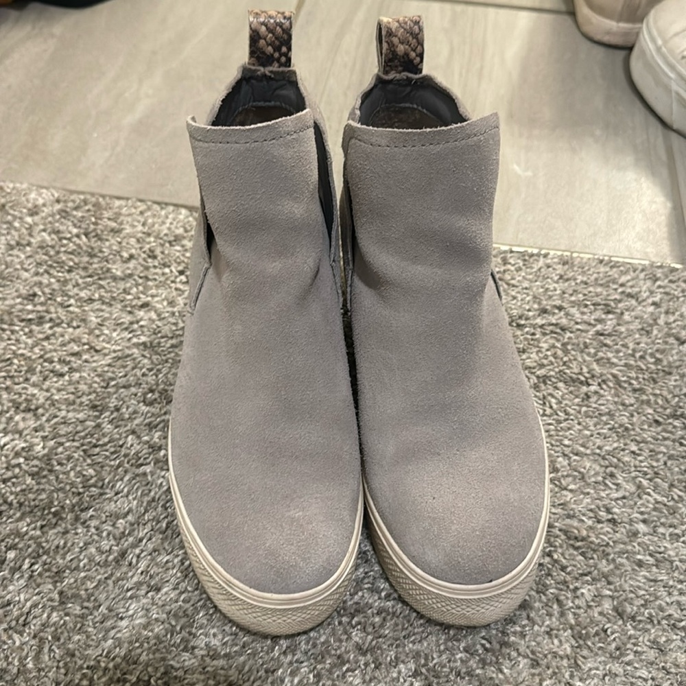 Dolce Vita Booties size 7